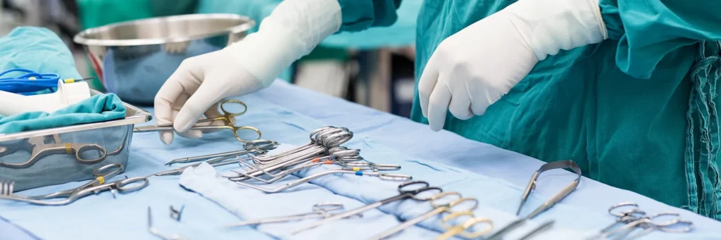 Imagen destacada para la entrada blog septiembre - Descontaminación de instrumental médico.